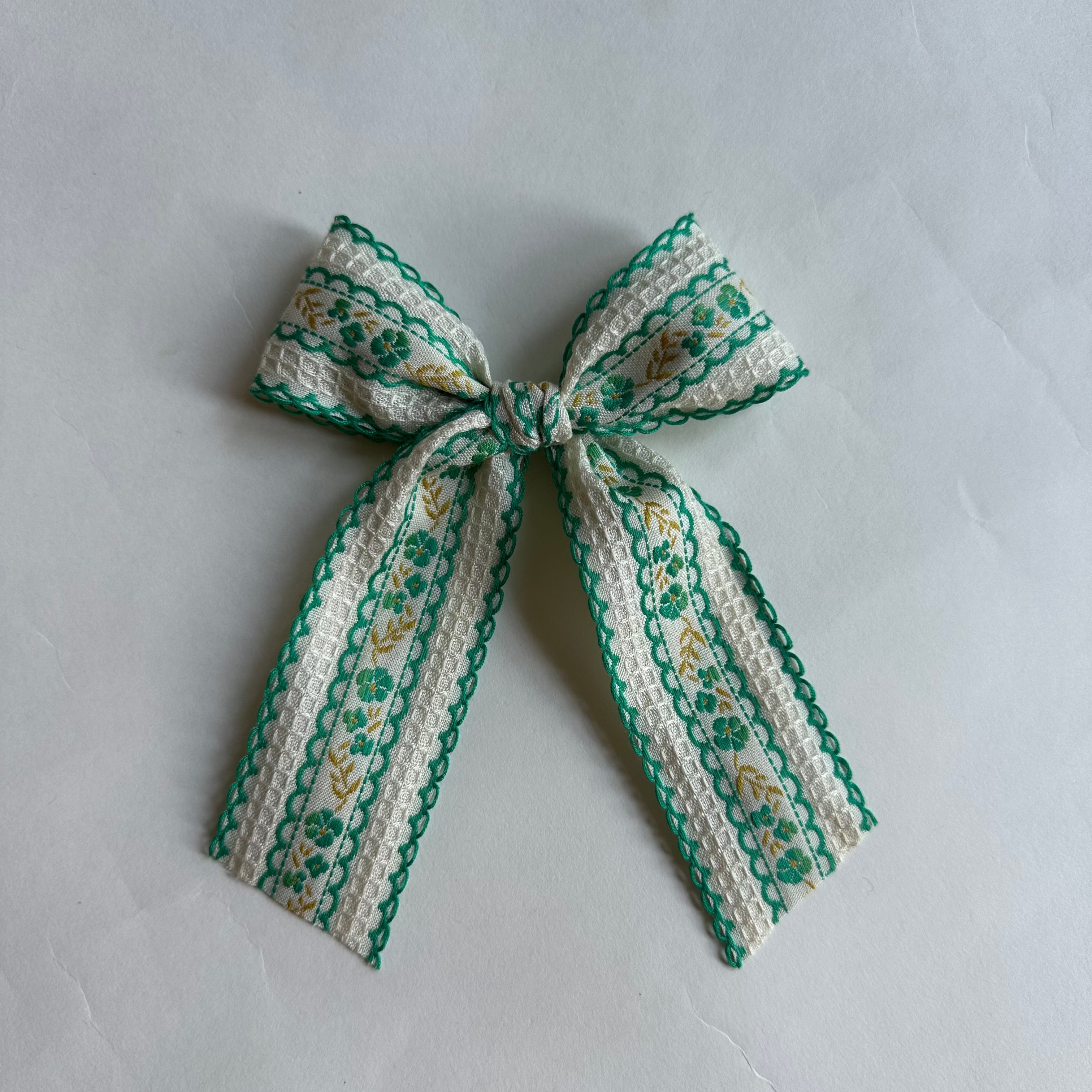 Sailor Bow // Green Scalloped Floral