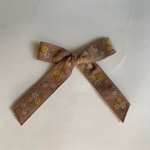 Thin Sailor Bow // Tan Yellow Vintage Floral