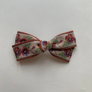 Small bow // cinnamon tapestry vintage floral