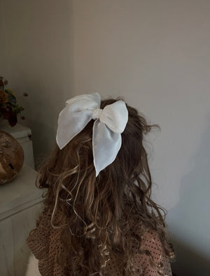 Sailor Bow // White velvet