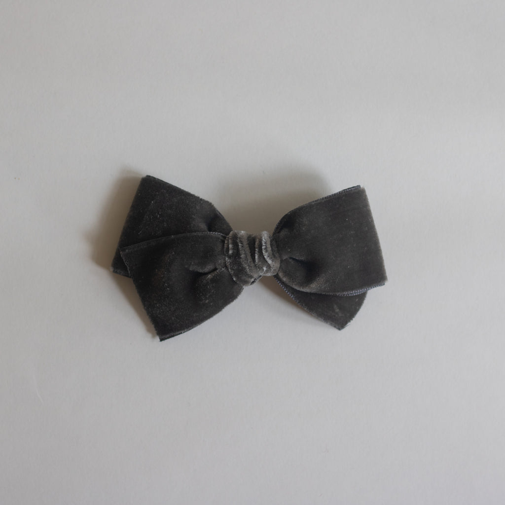 Medium Velvet // charcoal