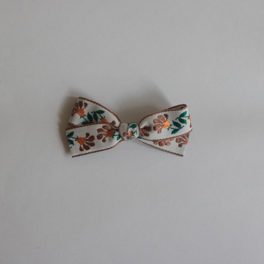 Small bow // brown green floral vine