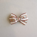 Medium Floral// Brown Vintage Scallop