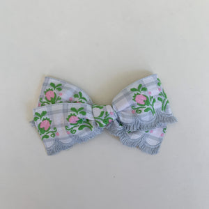 Medium Floral // Grey & Pink Scalloped