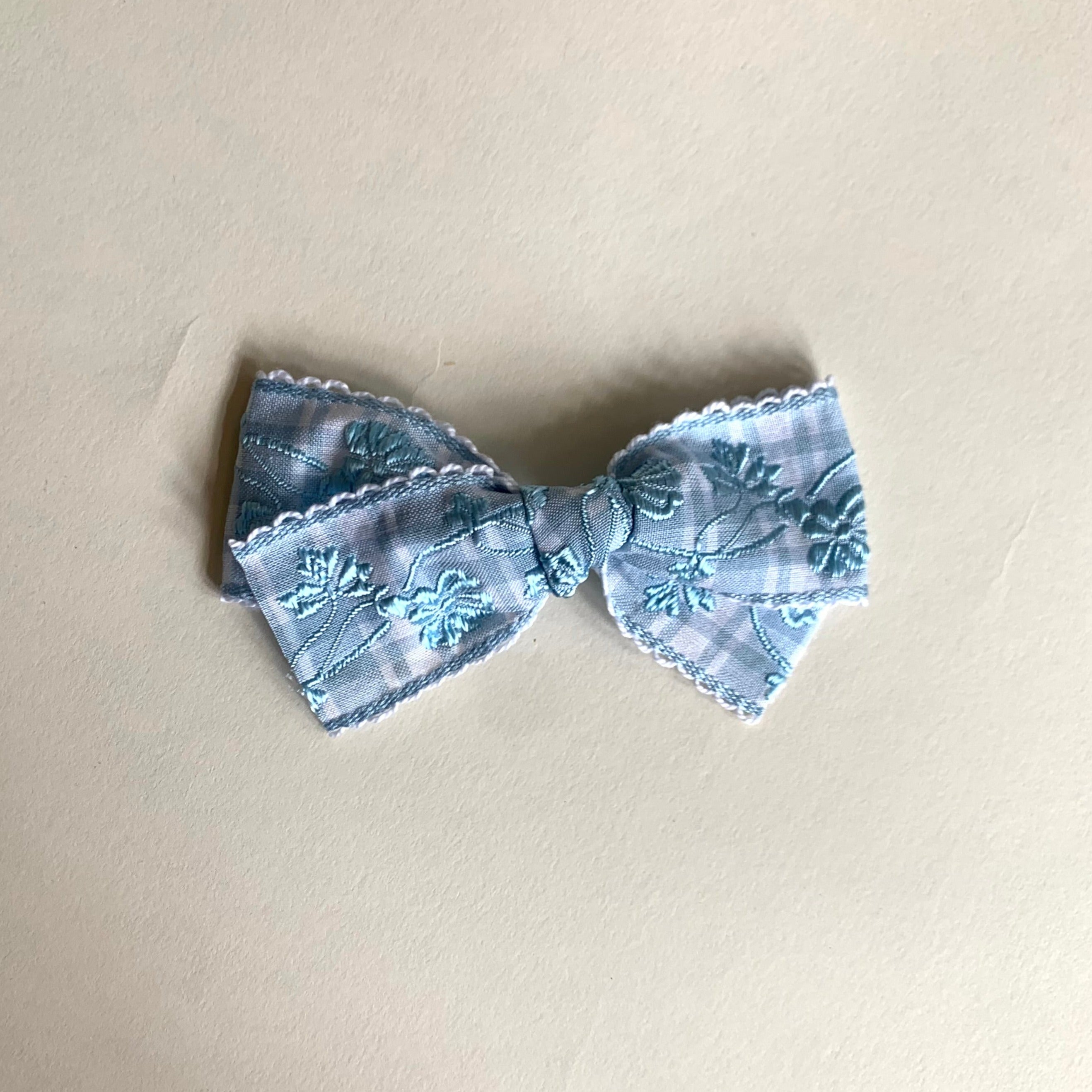 Medium Bow // blue plaid floral vine