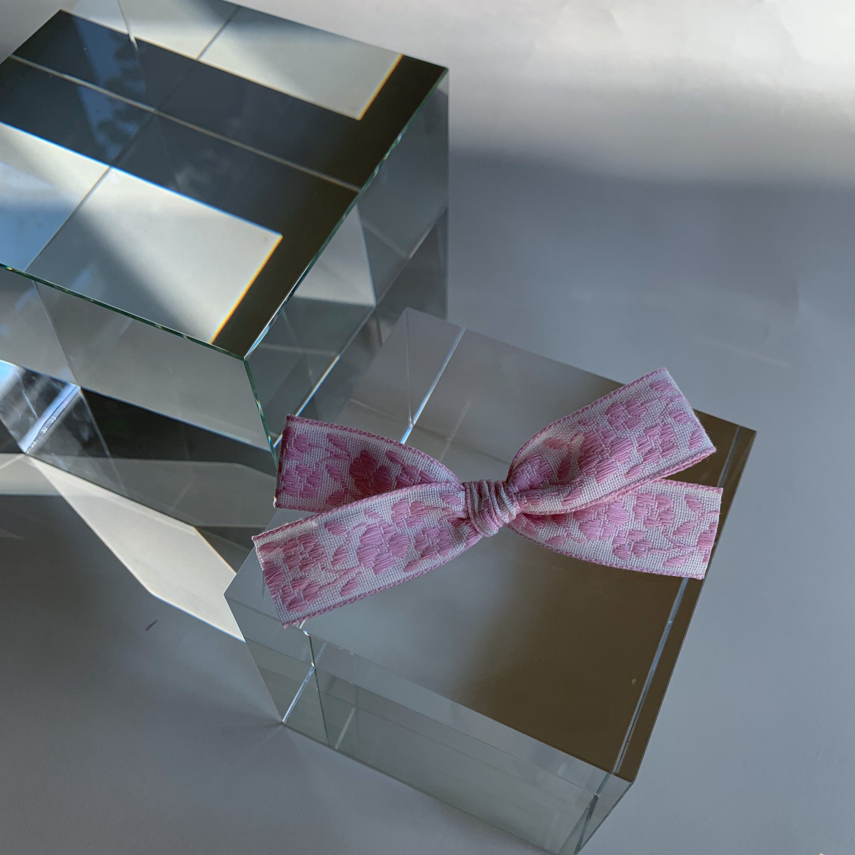 Small bow // pink floral